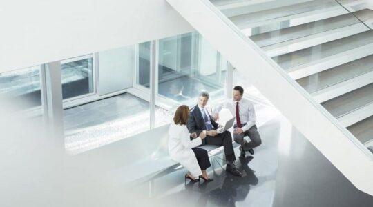 Hylant Feature Image Doctor and business people talking 233 1100x550